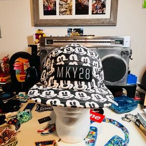 Disney Mickey Mouse MKY28 5 Panel Strap back Adjustable Hat Cap Neff